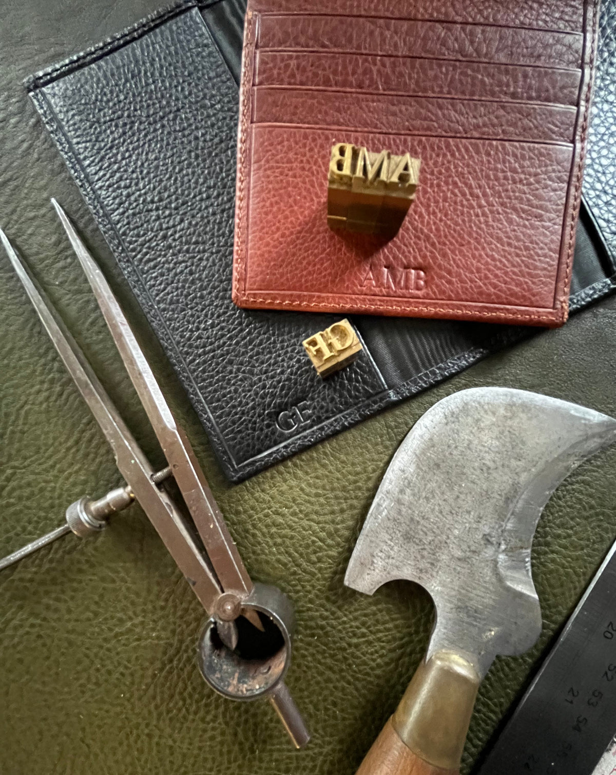 Holden Card Holder - Chestnut